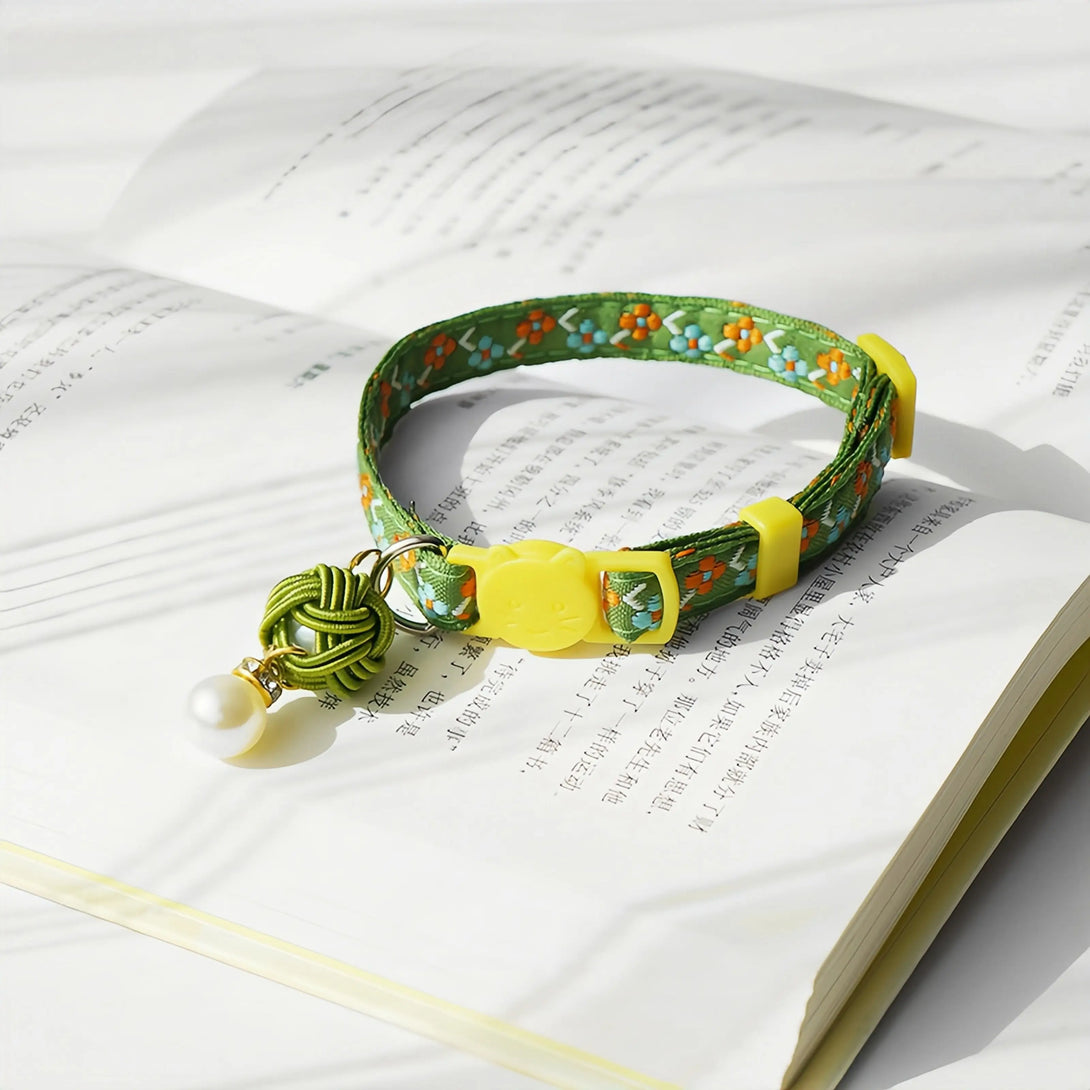 Paw Journeys Broken Flower Chinese Knot Cat Collar Green